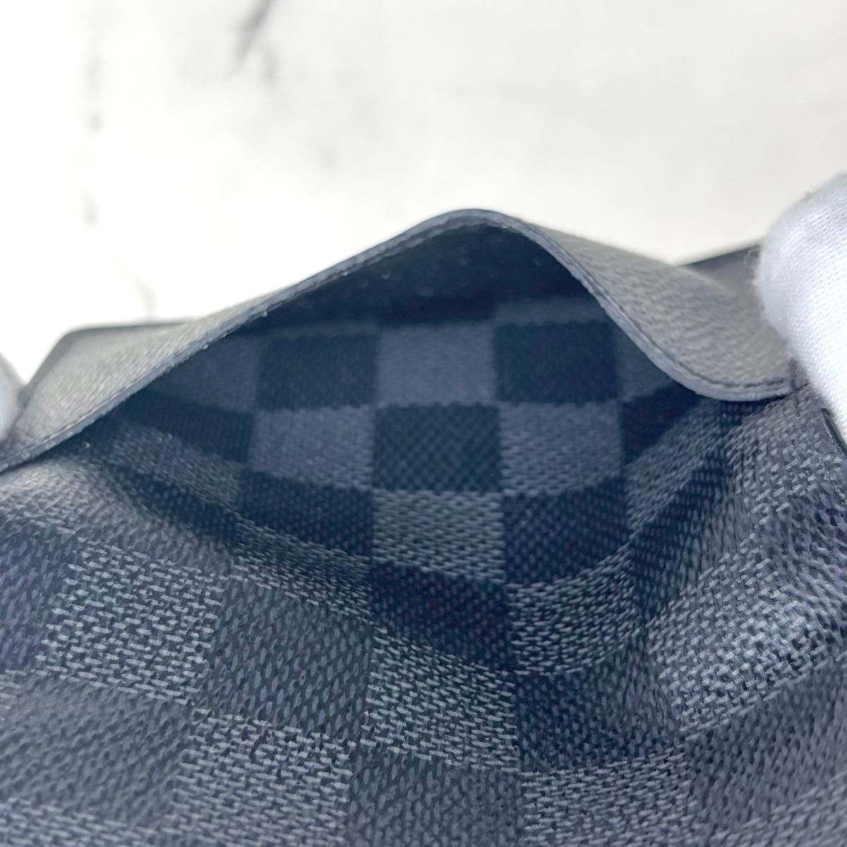 極美品】ルイヴィトン ダミエグラフィット オーガナイザードゥポッシュ