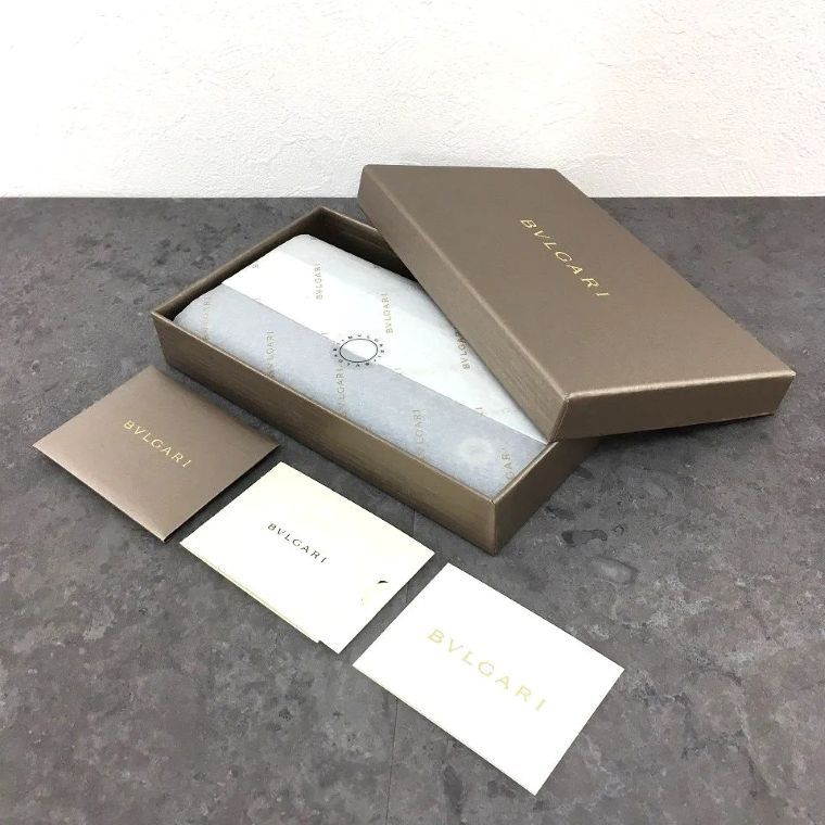 長財布 ライトグレー