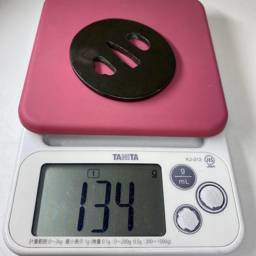 銅製　鍔　7.3×6.7㎝　134g 東な7-0304③ 銅製 鍔 7.3×6.7㎝ 134g 東な7-0304③ - メルカリ