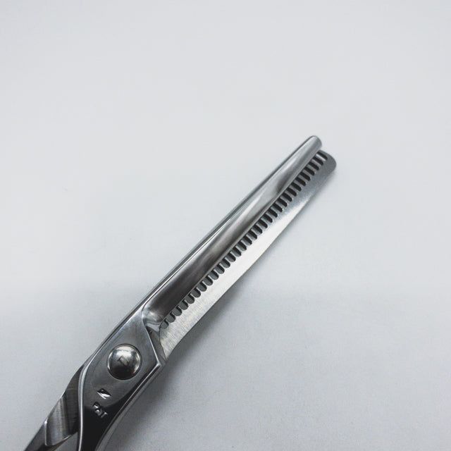 ナルトシザーズ ナルトシザーNARUTO SCISSORS】二梳きヘネシーラムール