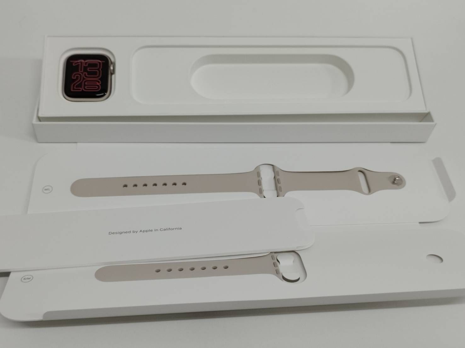 Apple Watch SE 第2世代 GPS 40mm A2722 スターライト MNJP3J A