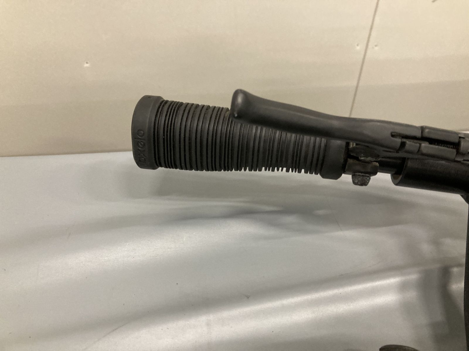  OXELO オクセロ キックスケーター TOWN 7 XL 大人用 ホワイト 折りたたみ式 公道走行可 高耐久 軽量設計 衝撃吸収 快適走行 通勤 通学 アウトドア レジャー用品 キックボード ストリート系スポーツ