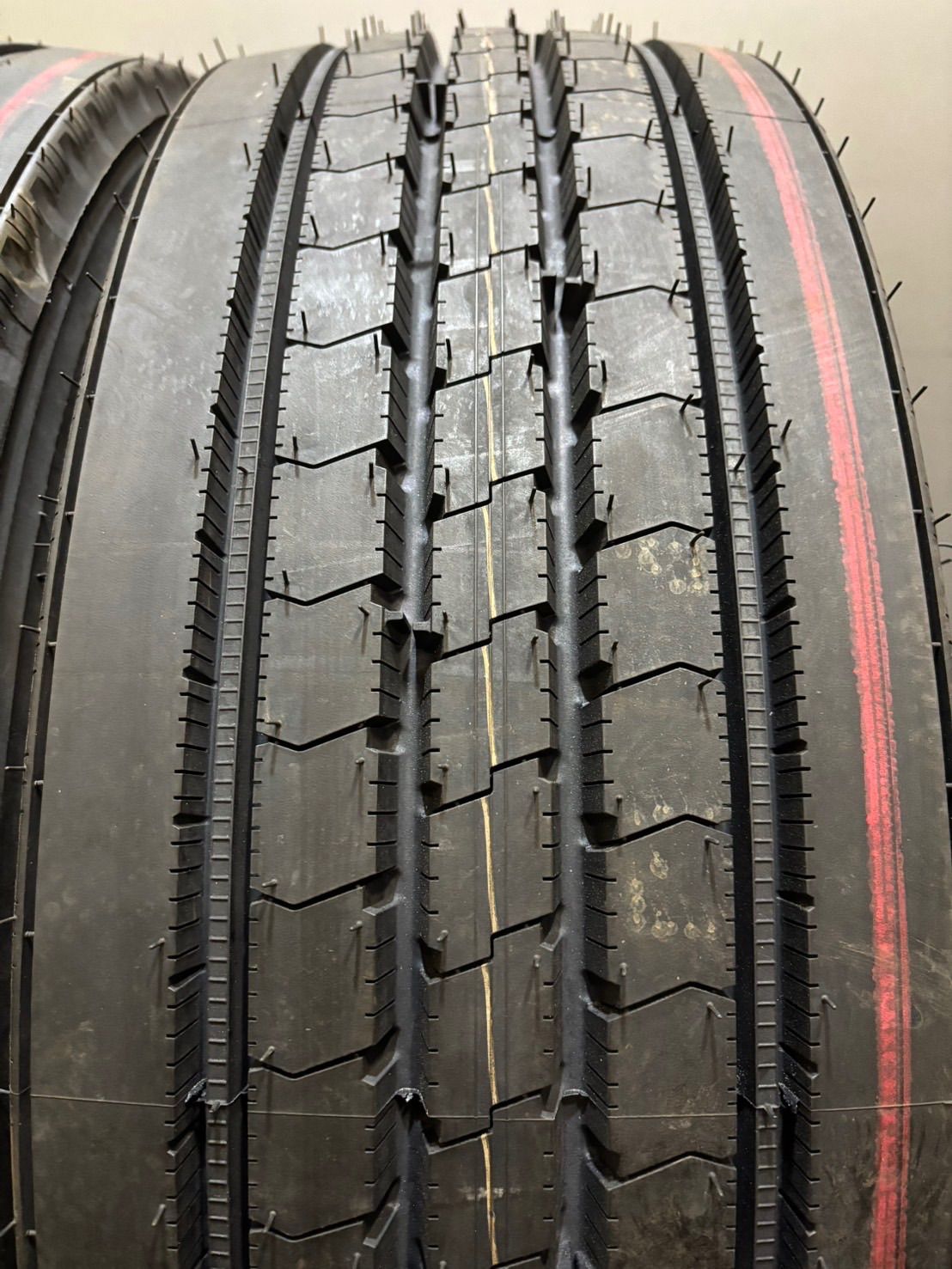 215 70 R 17 5 123 121 J 225 23年製 夏タイヤ サマータイヤ 2本 ブリヂストン トラックタイヤ 南6 K 579