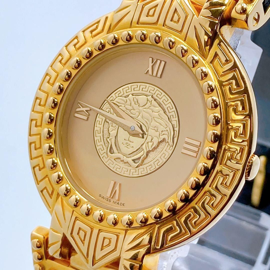 554 ジャンニ・ヴェルサーチ　7008012 メデューサ　ゴールド　腕時計 554 ジャンニ・ヴェルサーチ 7008012 メデューサ ゴールド 腕時計