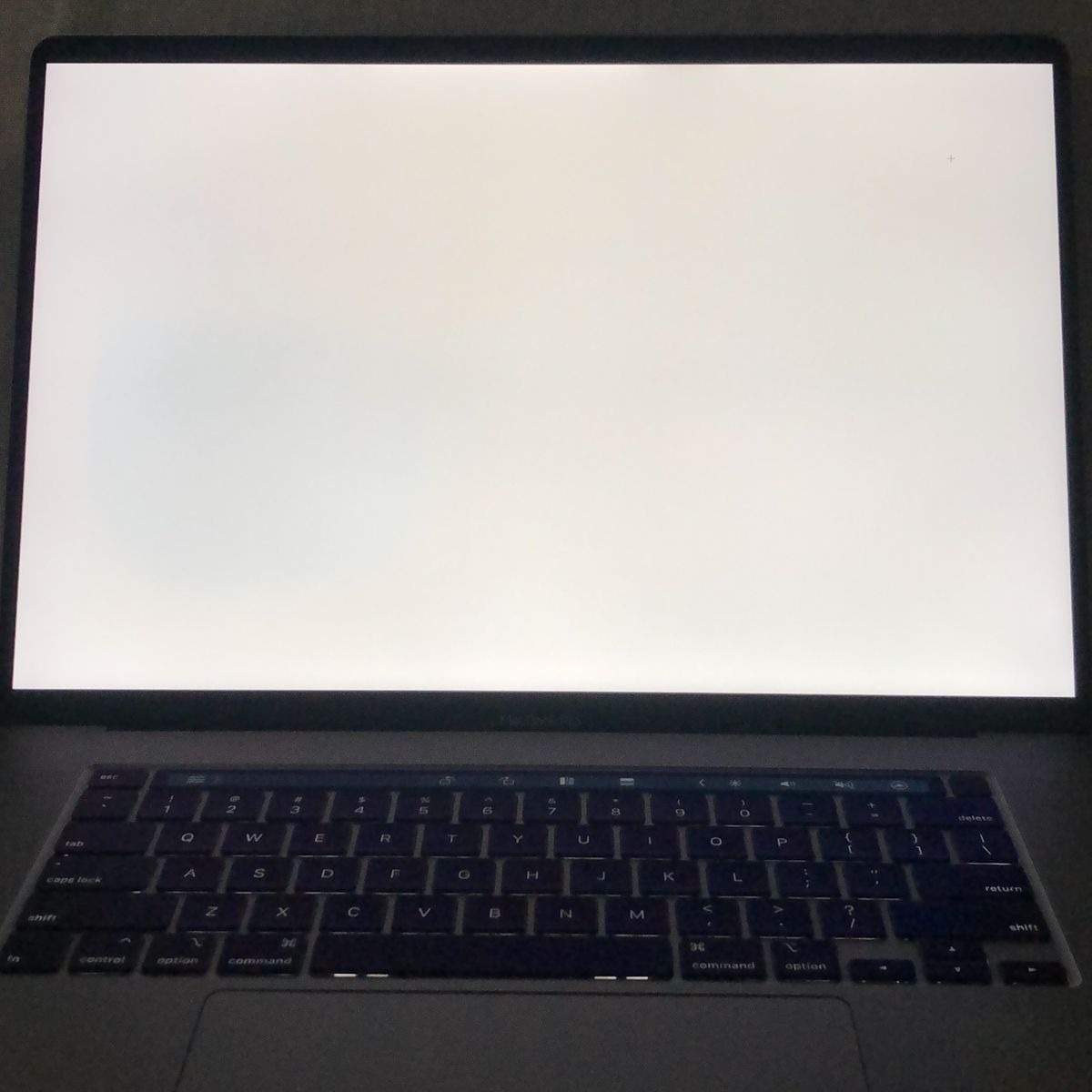 ジャンク品・本体のみApple MacBook Pro (16インチ 2019)【Radeon Pro 5300M・i7・16GB・512GB】画面表示色異常 A2141 EMC3347/MB-JUNK-251715（325190）