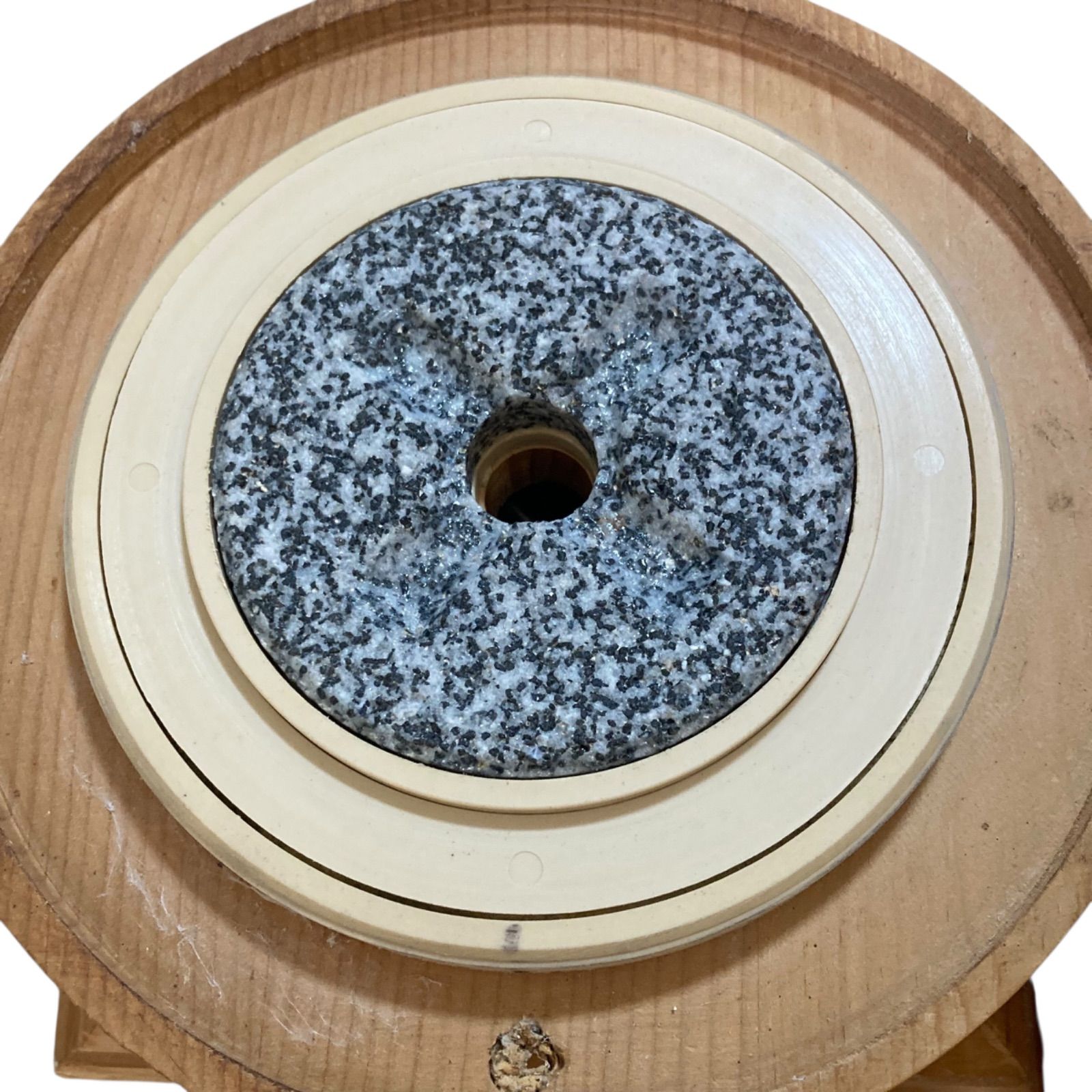 A100-J 電気自動石臼製粉機