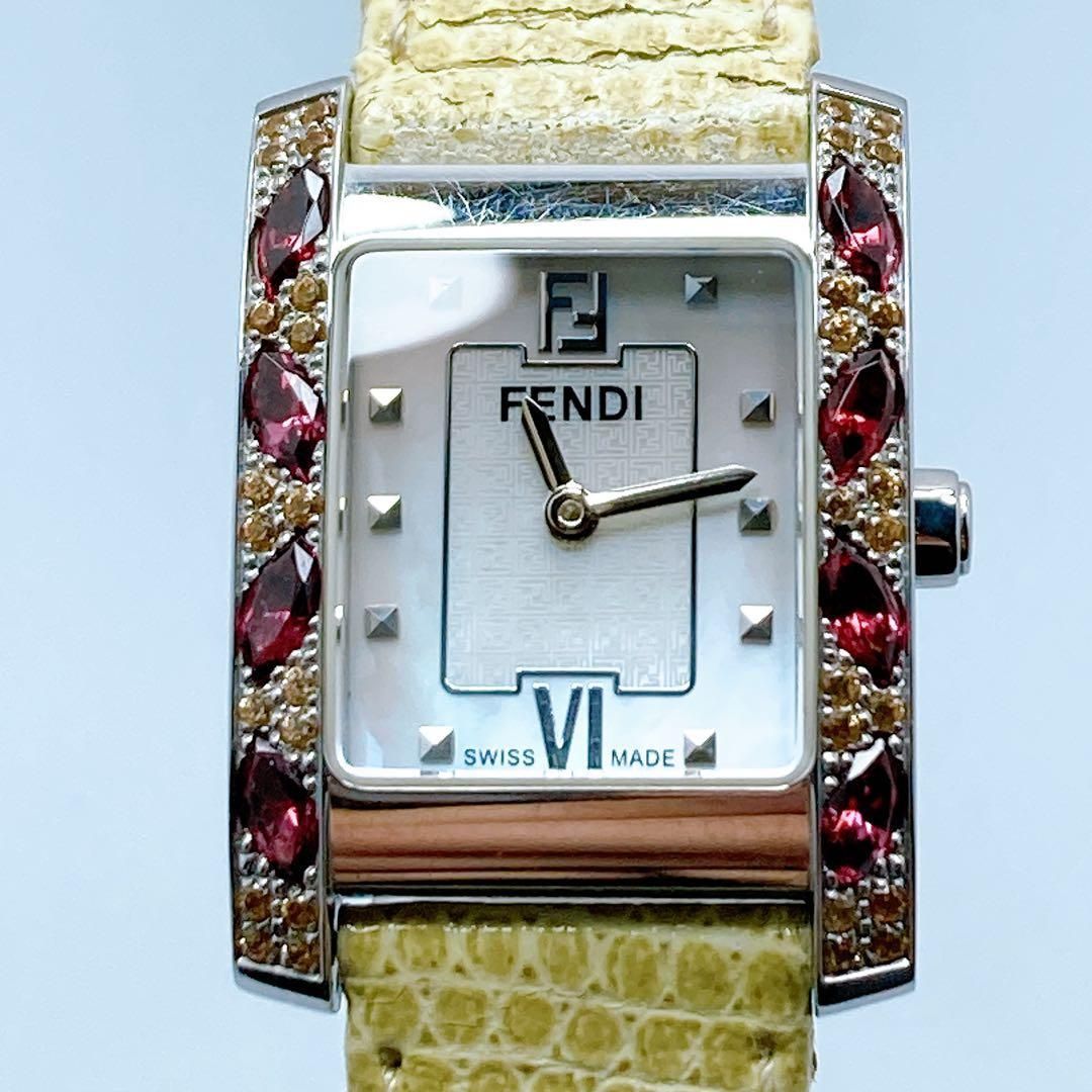 557 フェンディ クラシコ 7000 L シェル スクエア 腕時計