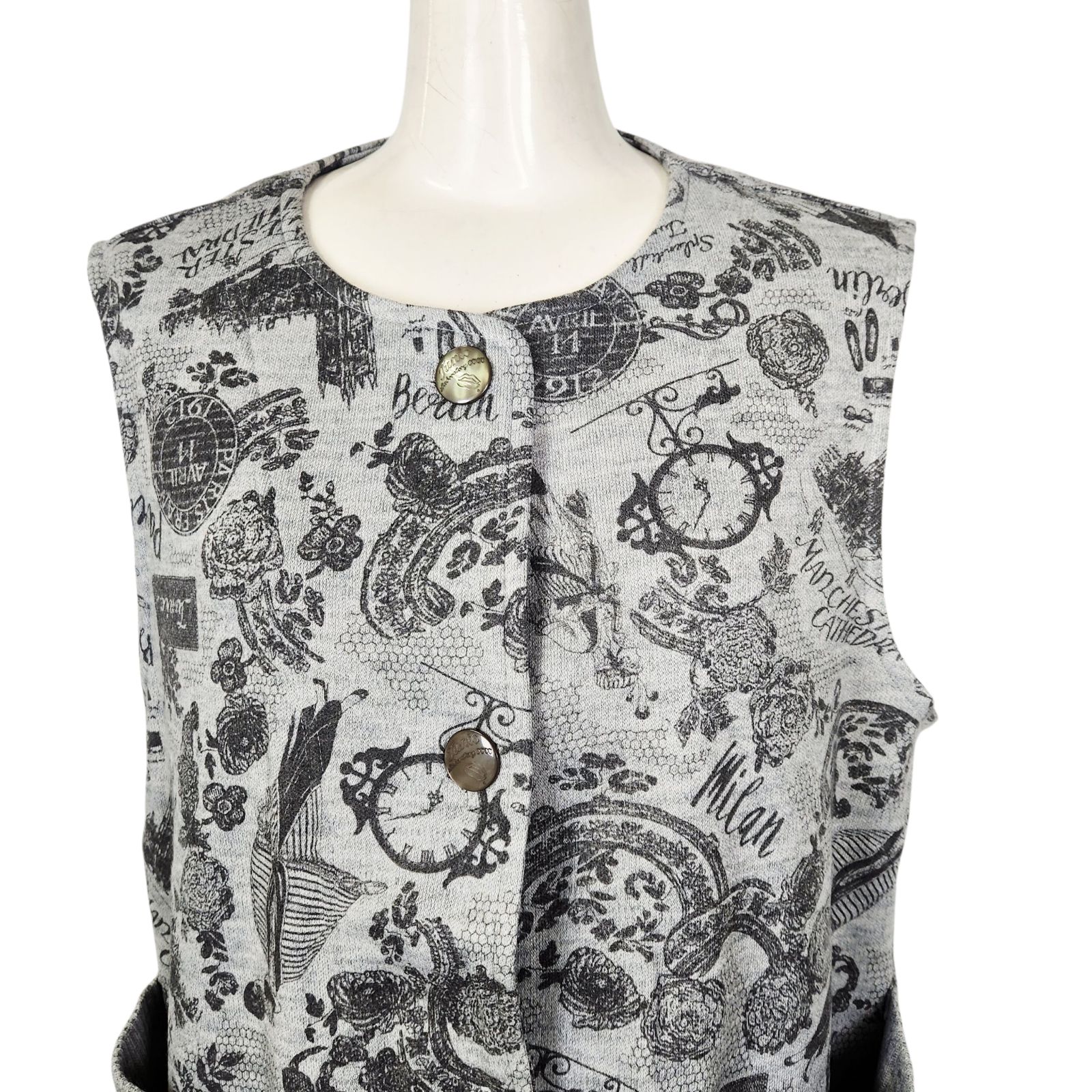 鴨居羊子 TUNIC ベスト ボンバーレトロモノトン グレー色 06649