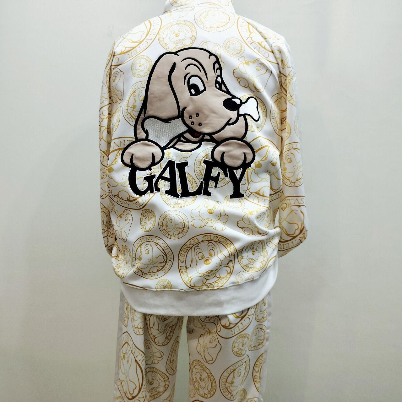 ガルフィー SATORU セットアップ L 中型犬サイズ 白×金