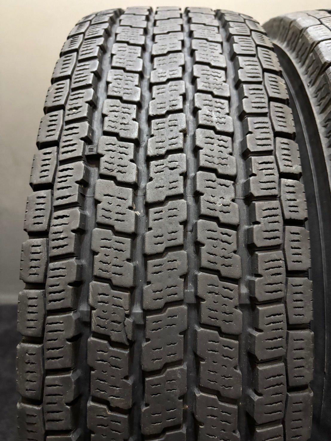  195 80 R 15 107 105 L LT ice GUARD iG 91 20年製 日産 キャラバン 15インチ 5 J 45 139 7 6 H スタッドレス 4本 南6 K 582 15インチ タイヤ ホイールセット