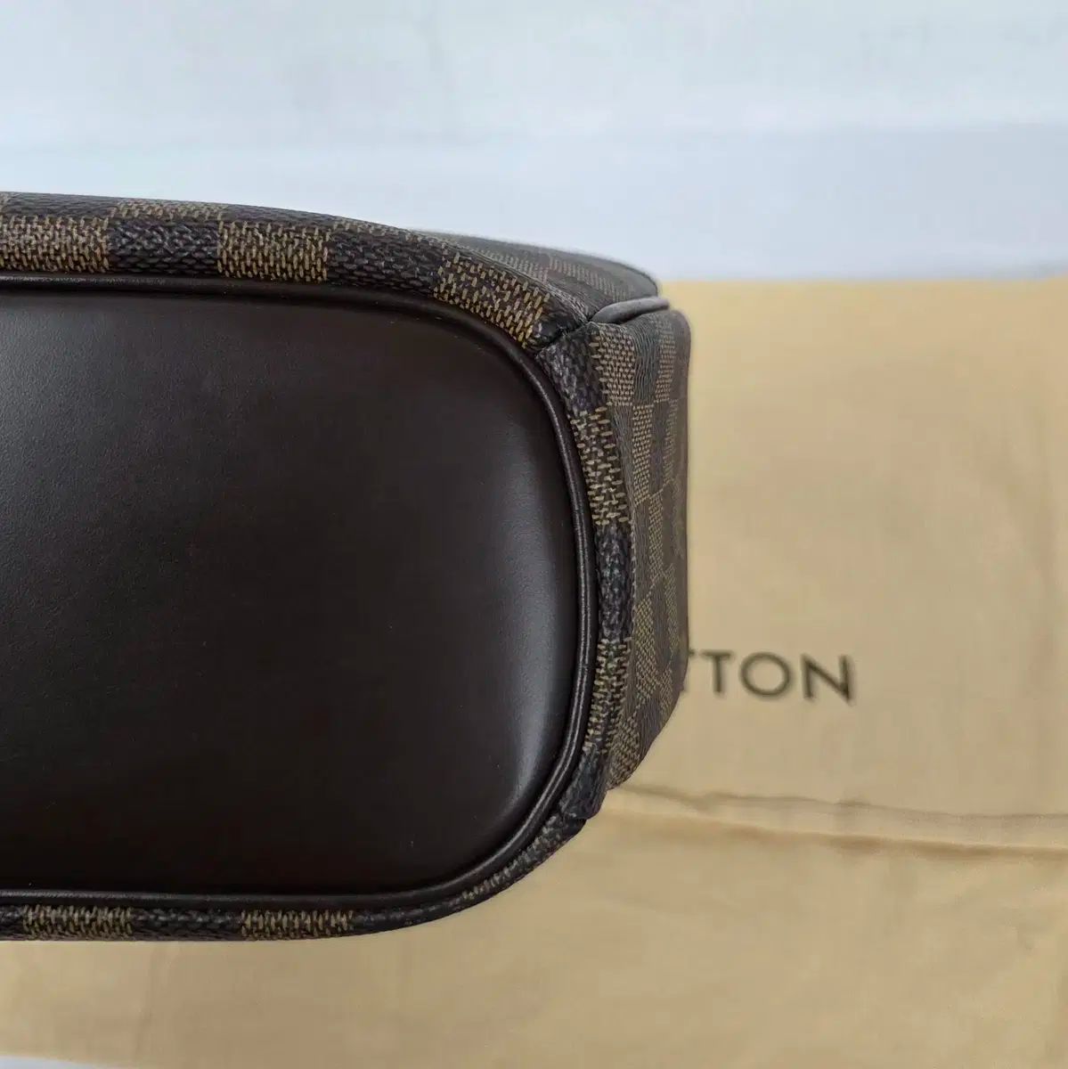 ルイヴィトン サリア