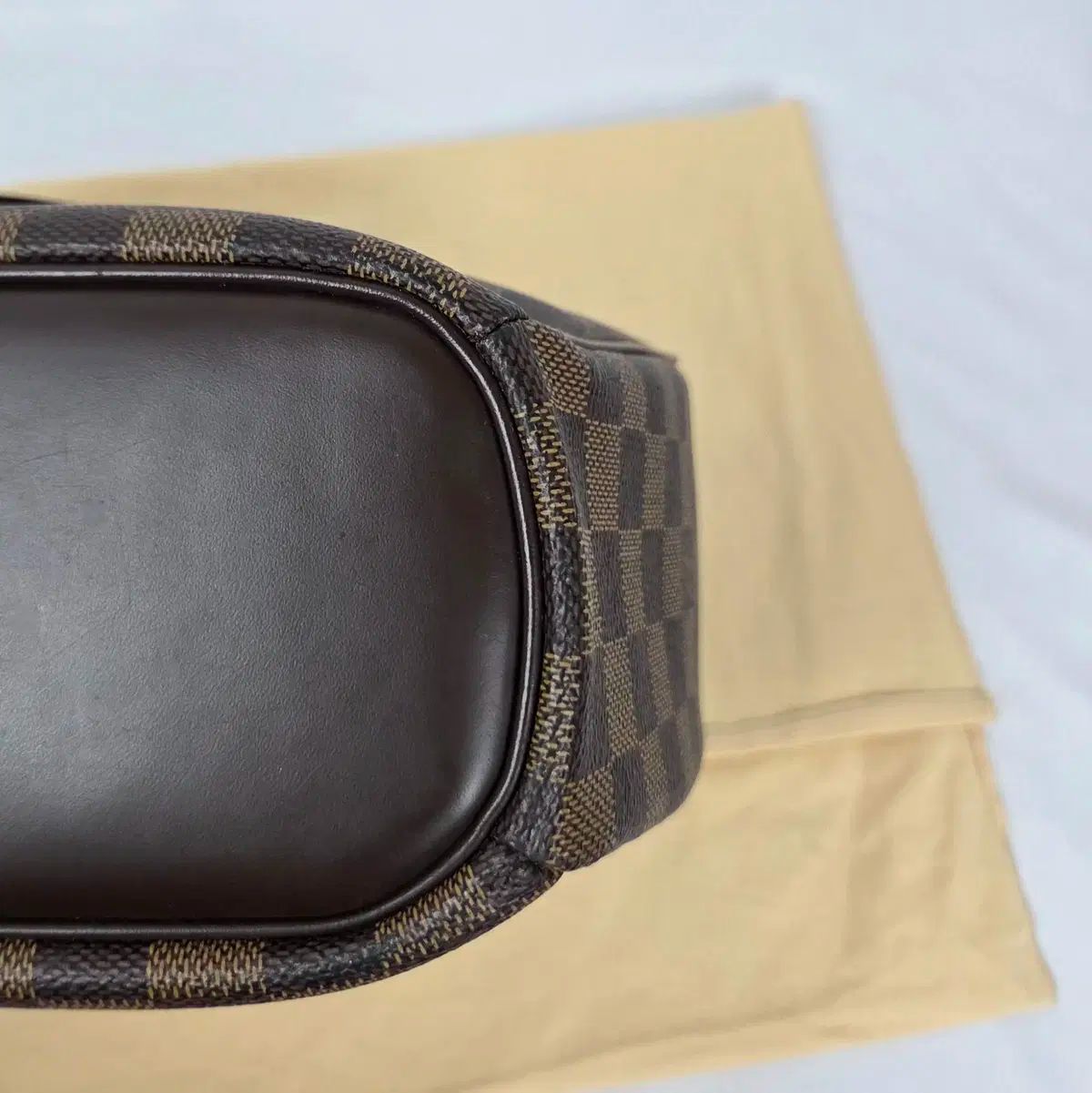 ルイヴィトン サリア