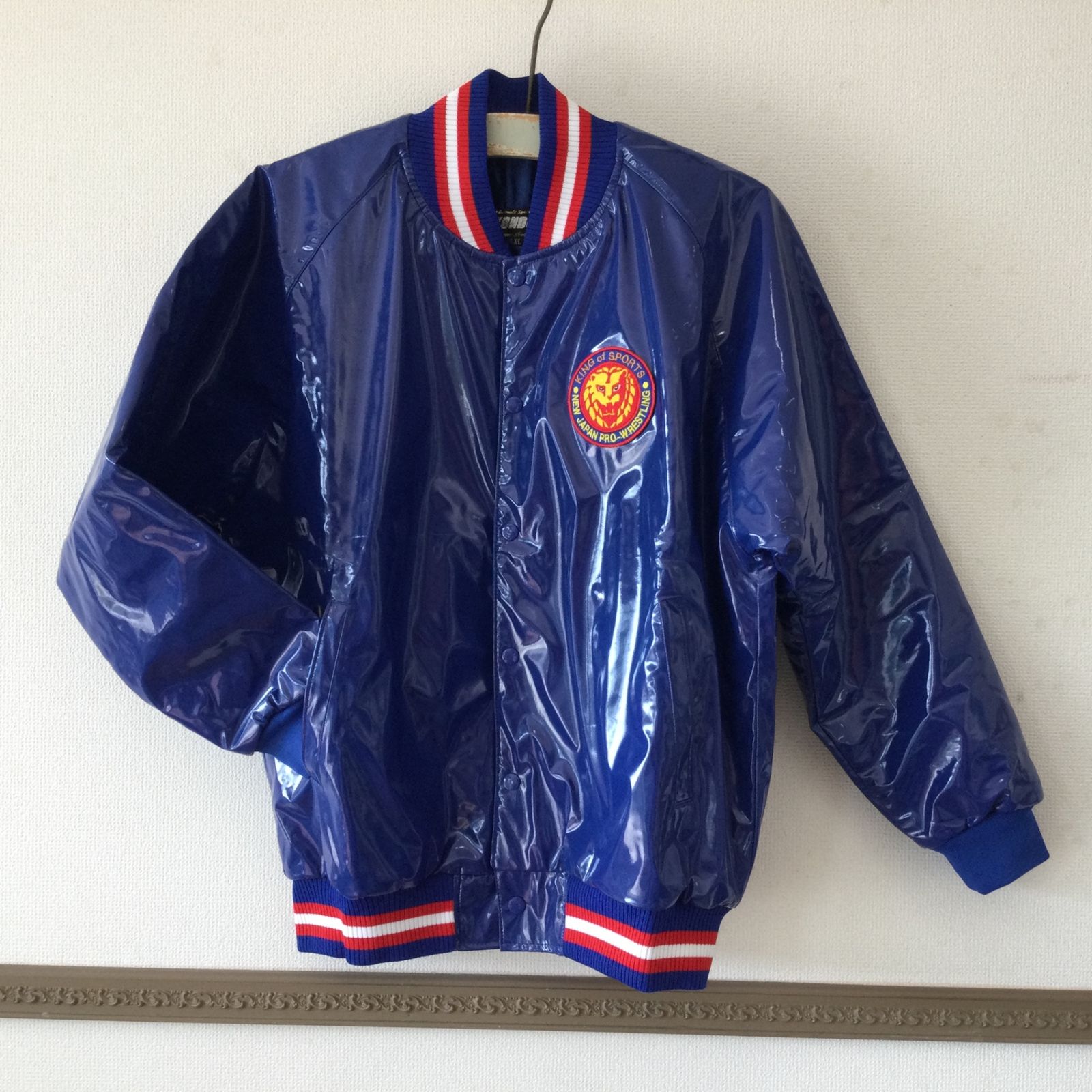 11088 新日本プロレス 80年代 ジャンパー KONDOU製 XLサイズ ライオンマーク ブルー アントニオ猪木 藤波辰巳 タイガーマスク 長州力