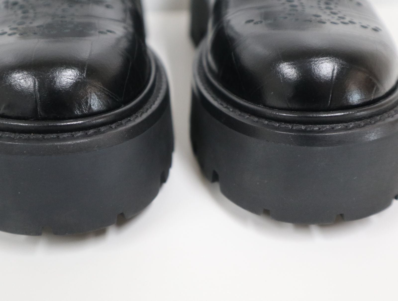 セリーヌ CELINE バルキー トリオンフ パーフォレイテッドベビーズ  