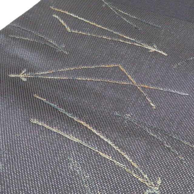  袋帯 正絹 カジュアル 未仕立て 作家物 落款 市松取り お太鼓柄 クロウの図 松葉 箔糸 銀通し 黒色 多色 きもの北條 A 1294-10 袋帯 帯