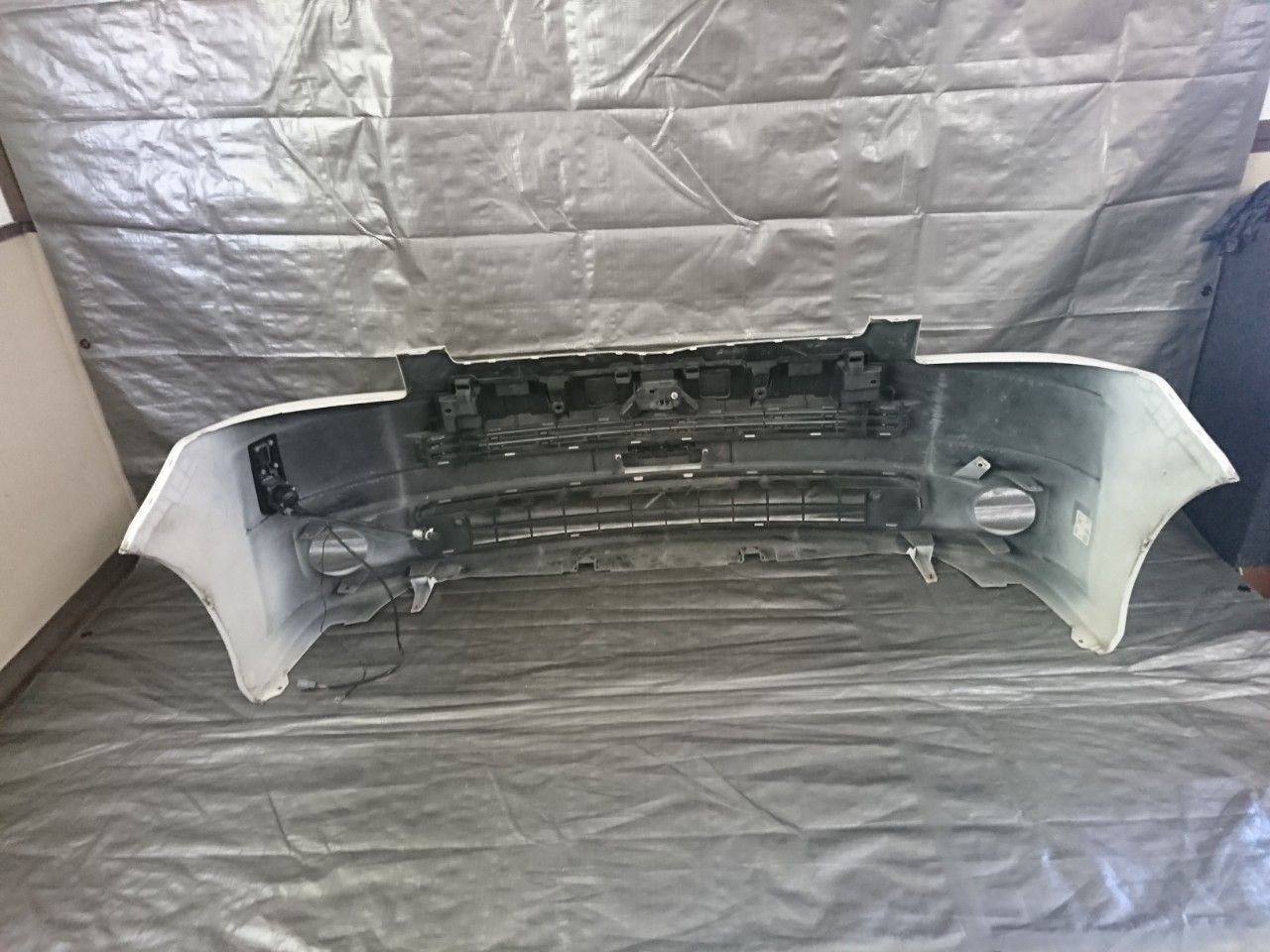 ZRR70 ヴォクシー フロントバンパー パール(48323) - メルカリ