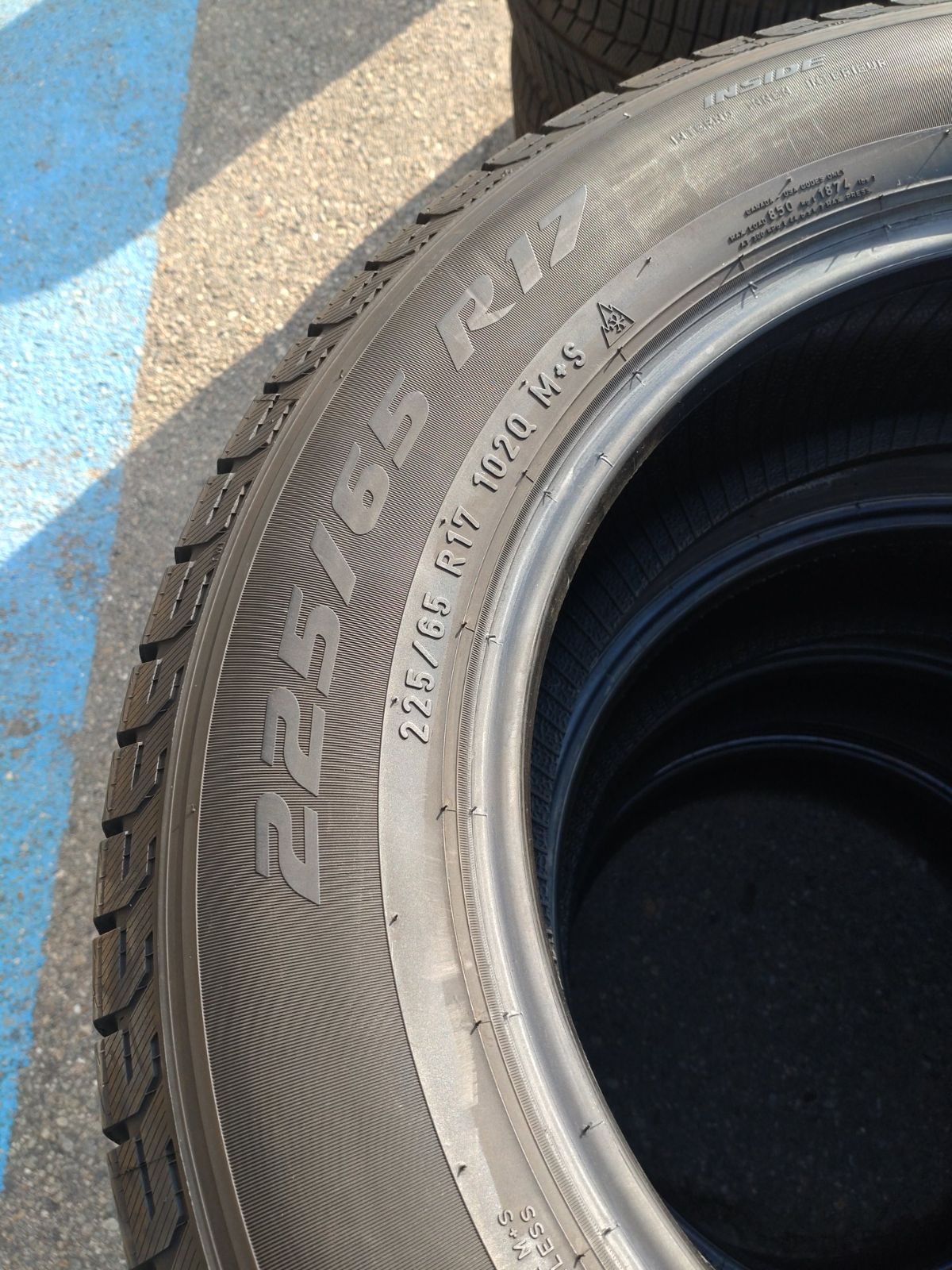  ピレリ ICE PLUS 225 65 R 17 2019年製造 スタッドレス ハリアー RAV 4 エクストレイル CX 5等 4本セット 17インチ スタッドレス