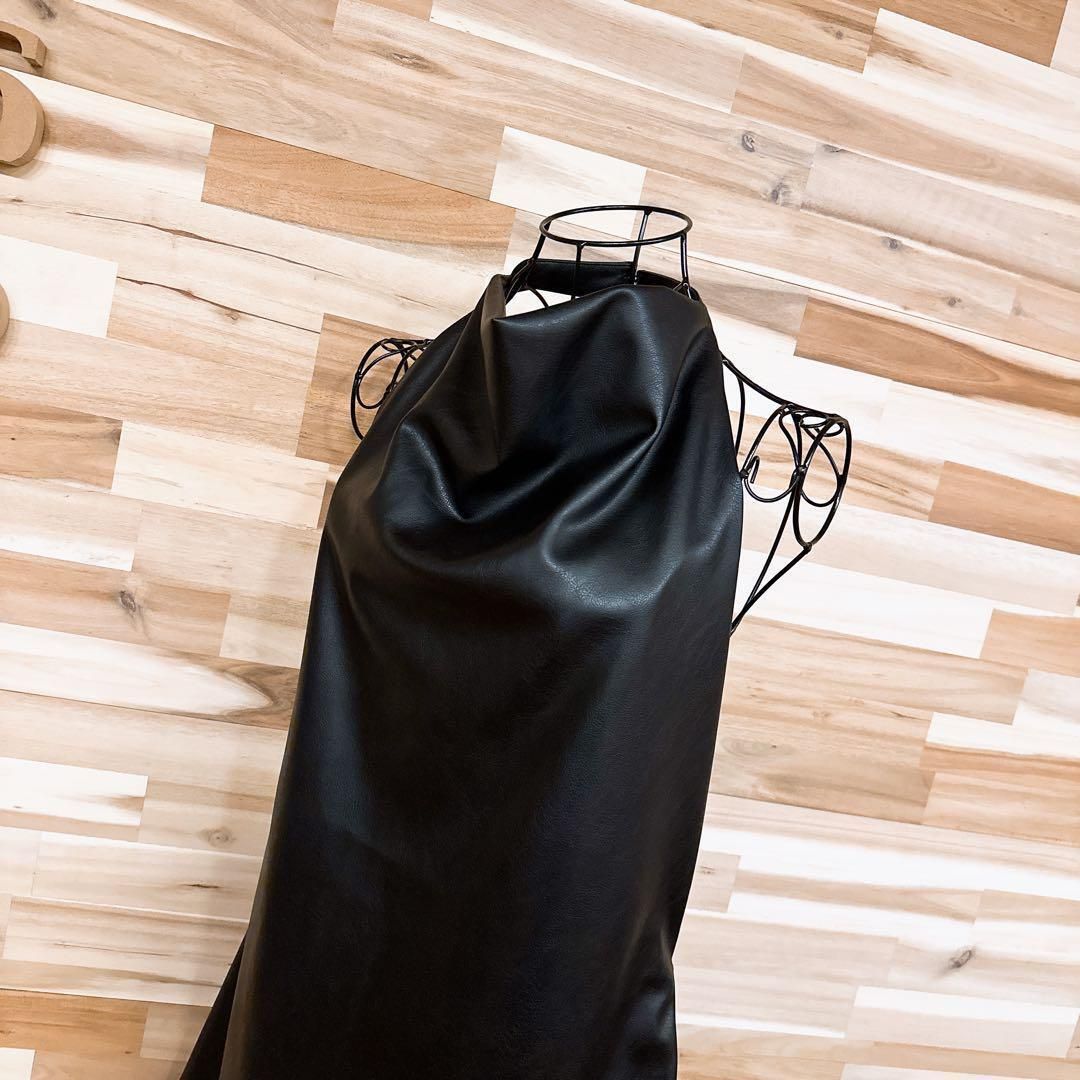 ザラ ZARA フェイク レザー サロペット ワンピース XXL 黒ブラック ミニ バック オープン ホルターネック