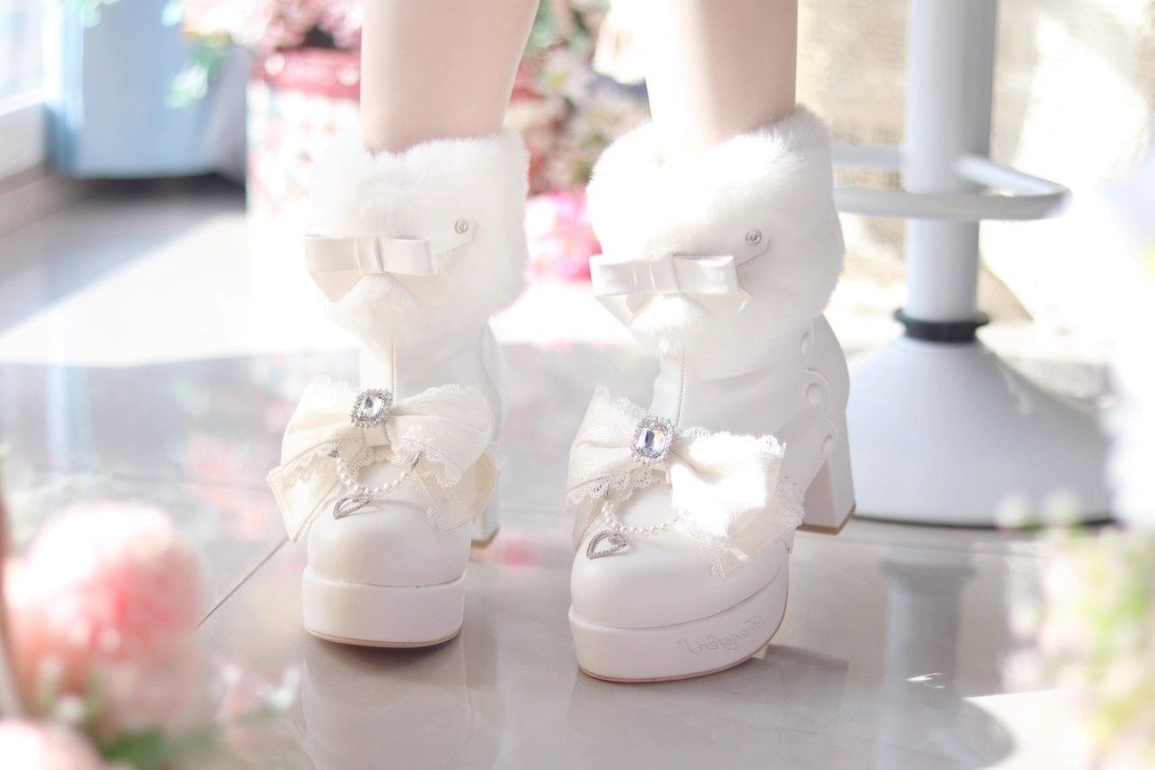 リボン ブーツ レディース 厚底 ファーブーツ ロリータ シューズ ハート チャーム ストラップ付き かわいい 甘ロリ 原宿系 韓国風 ブラック ホワイト ピンク 秋 冬 ガーリー コスプレ お出かけ デート 痛バッグ コーデ