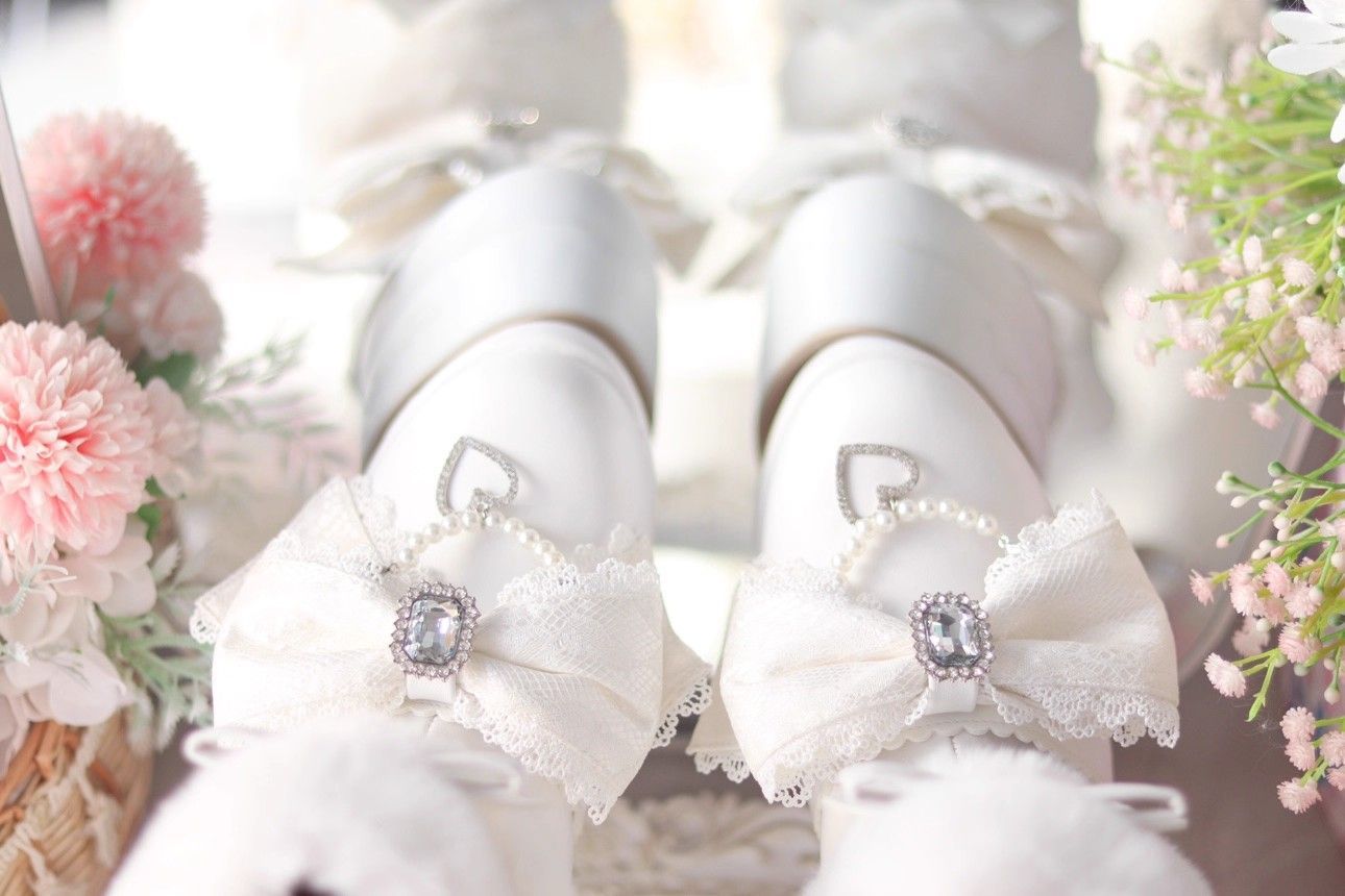 リボン ブーツ レディース 厚底 ファーブーツ ロリータ シューズ ハート チャーム ストラップ付き かわいい 甘ロリ 原宿系 韓国風 ブラック ホワイト ピンク 秋 冬 ガーリー コスプレ お出かけ デート 痛バッグ コーデ