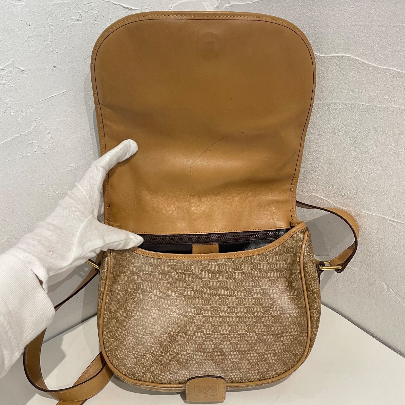 レディース マグネット式開閉