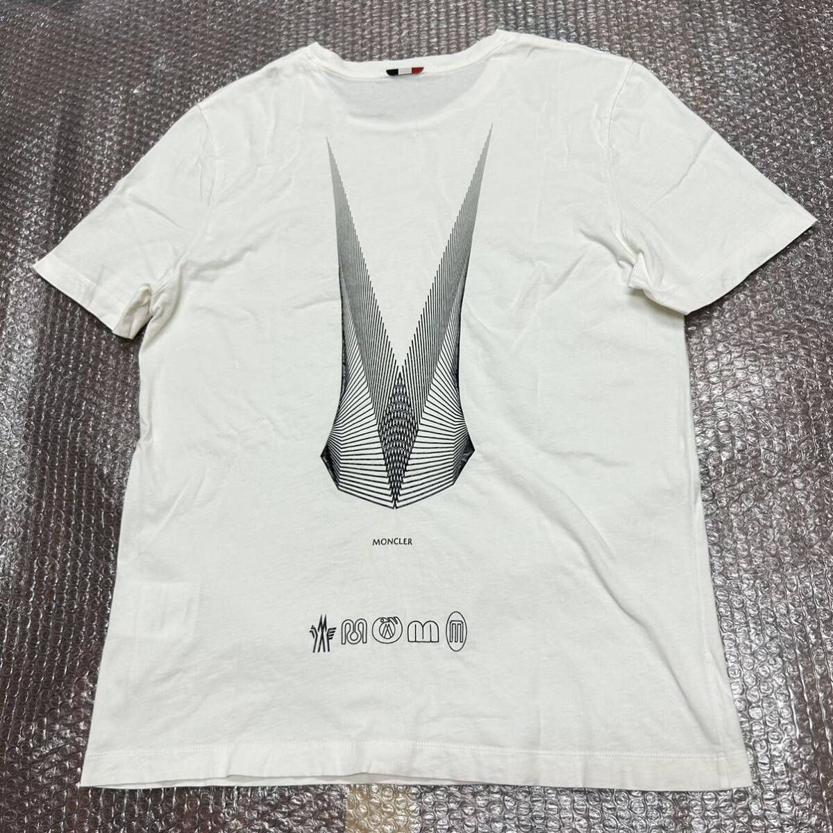 MONCLER モンクレール 半袖Tシャツ ラバーワッペン 白 XL 美品 美品】【レア】MONCLER モンクレール ラバーワッペン 半袖Tシャツ 白 S