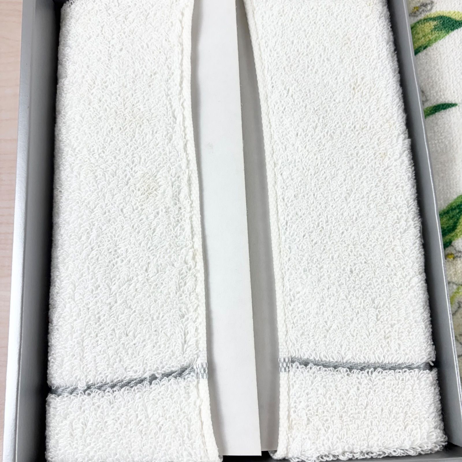 クリスチャンディオール Dior タオルセット　レア　未使用保管品　花柄　素敵 クリスチャンディオール Christian Dior フェイスタオル × 2枚 同商品2