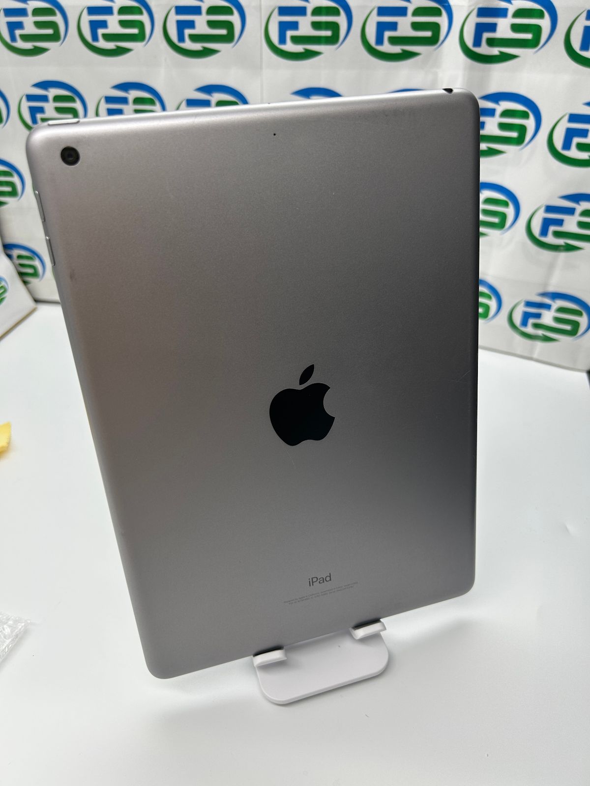 iPad 第6世代 Wi-Fi 32GB スペースグレイ MR7F2J/A A1893 訳アリ