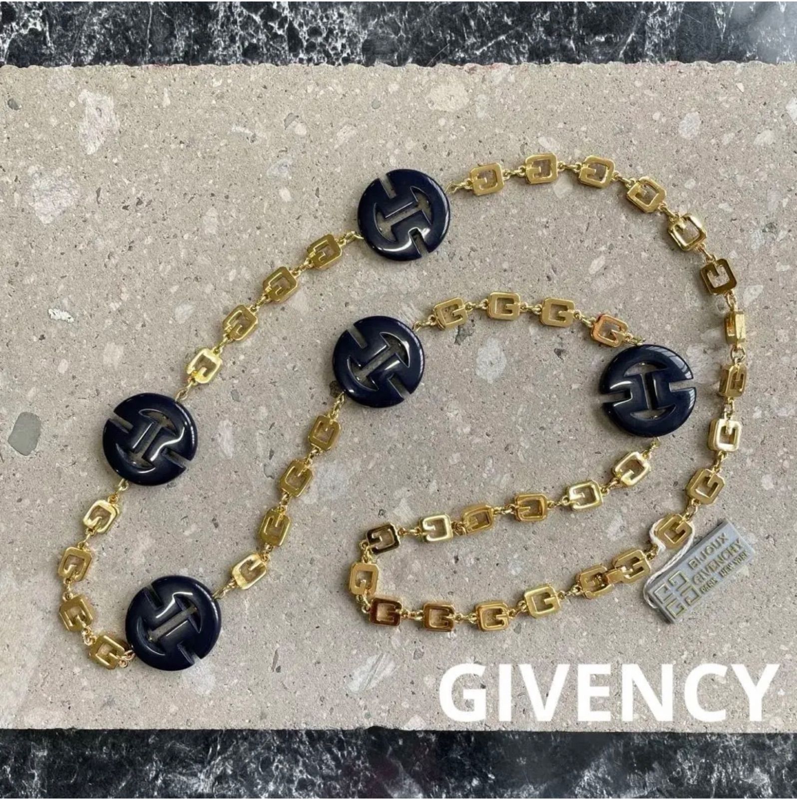 GIVENCY ジバンシー ヴィンテージ Gロゴ ロングネックレス ゴールド