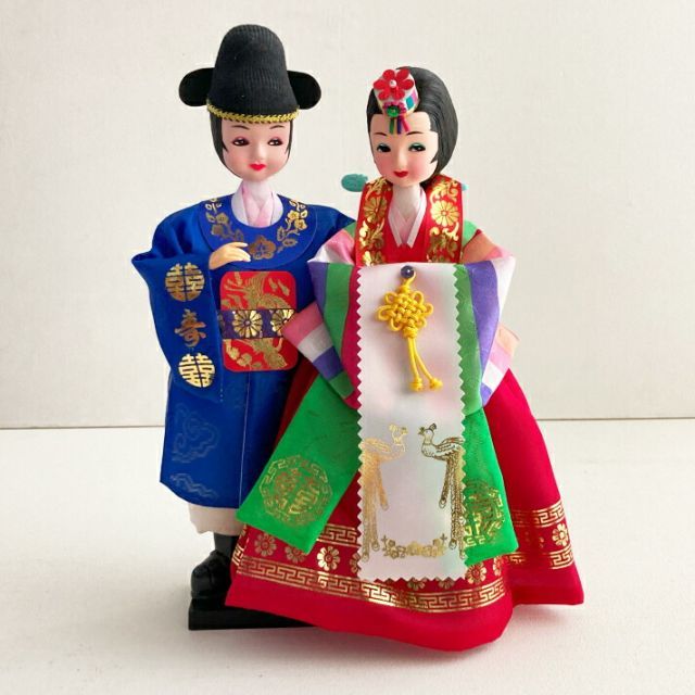韓国民芸品 韓服人形 花嫁＆花婿セット 伝統婚礼を彩る置物 お土産 結婚祝い インテリアギフト doll-d 97-s 韓国 人形 花嫁 韓服 チマチョゴリ おみやげ