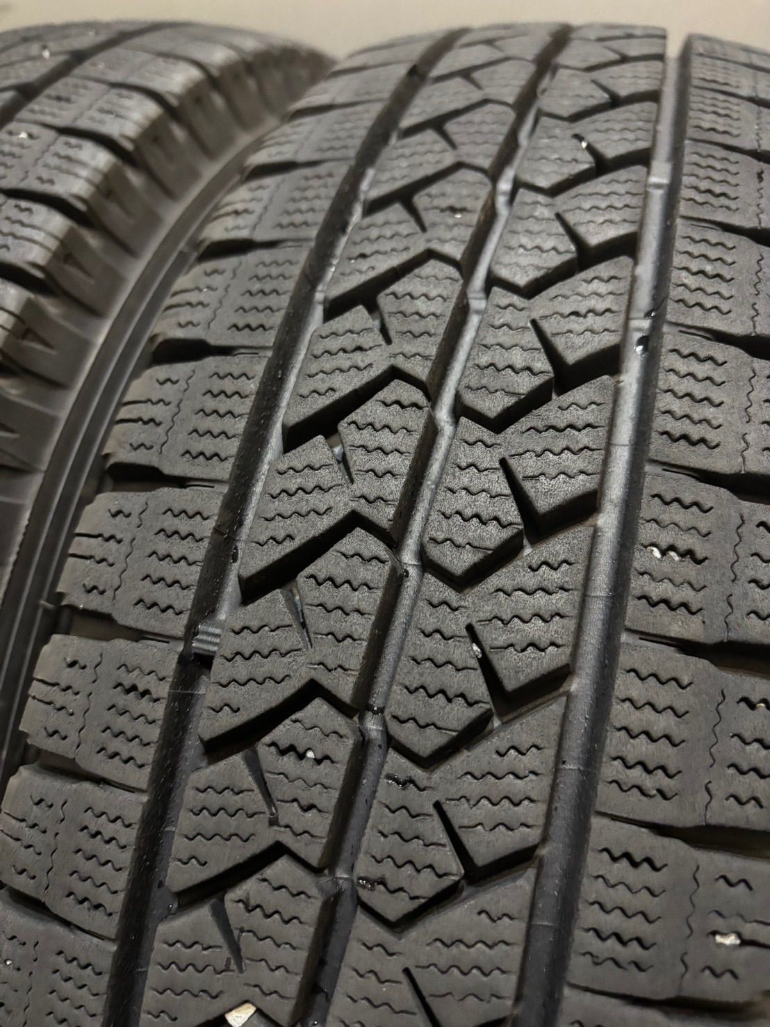  165 80 R 14 97 95 N LT VL 1 23年製 スタッドレス 4本 ブリヂストン ブリザック タウンエース ライトエース 3 K 587 14インチ スタッドレス