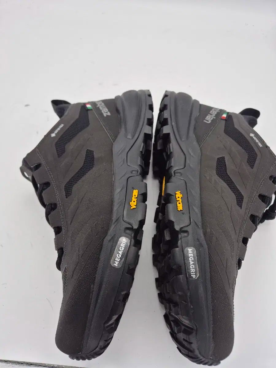  Zamberlan 登山靴 GORE TEX ブラック 登山靴 トレッキングシューズ アウトドアシューズ