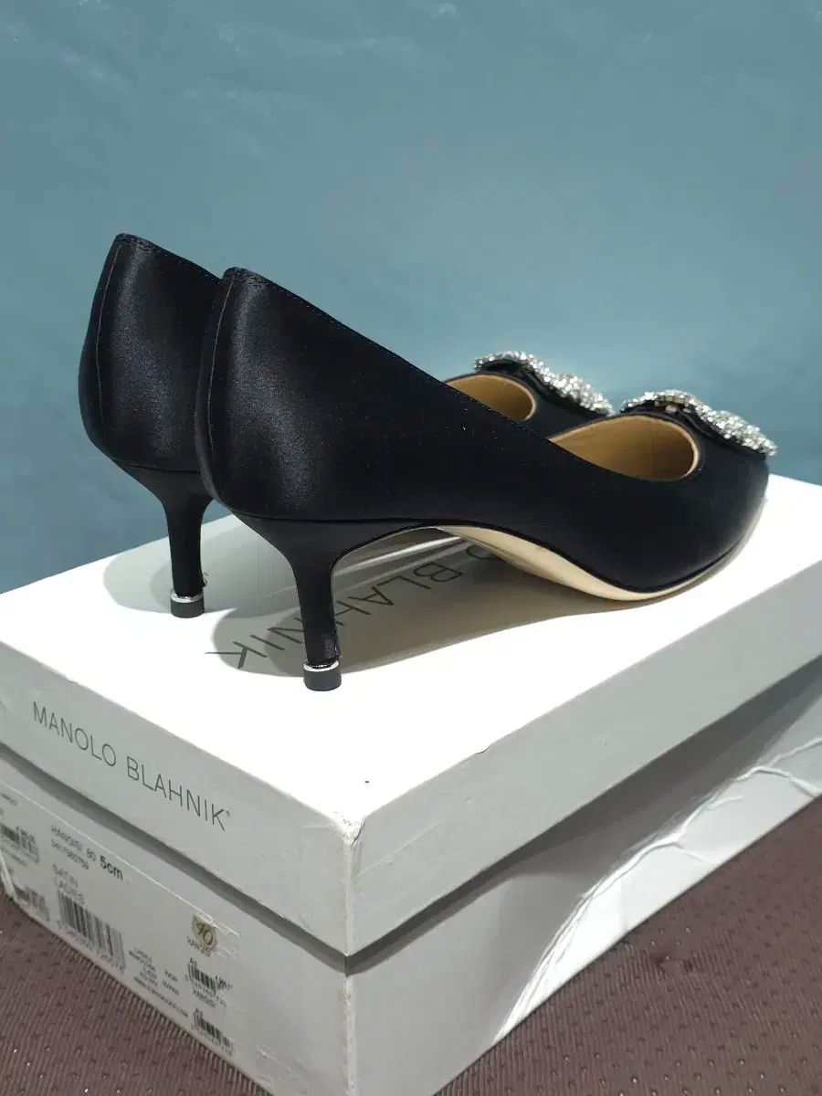 shop取引では対象外 Manolo Blahnik マノロブラニク ハン HAN 新 サテン あんさんぶるスターズ あんスタ パンプス 5 cm EU 40