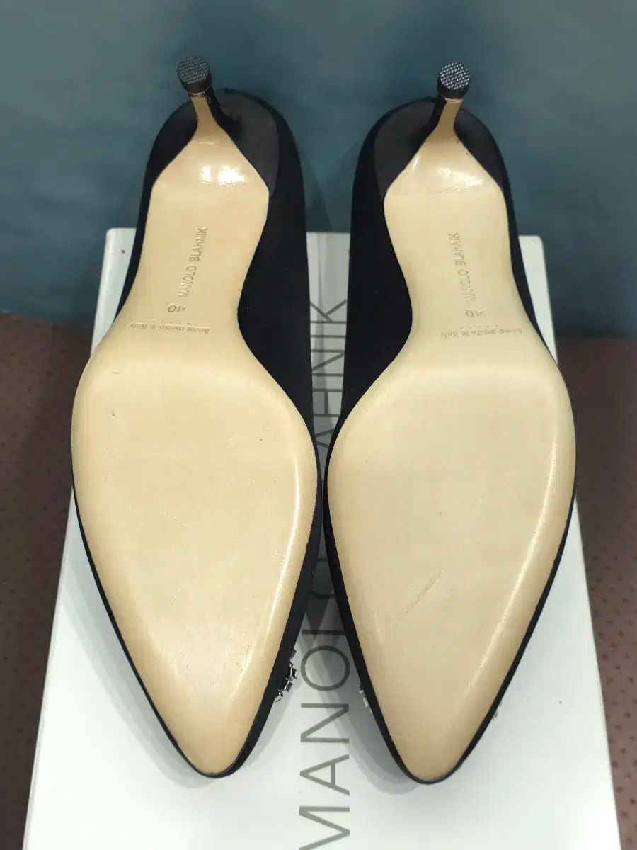  shop取引では対象外 Manolo Blahnik マノロブラニク ハン HAN 新 サテン あんさんぶるスターズ あんスタ パンプス 5 cm EU 40 スニーカー 靴