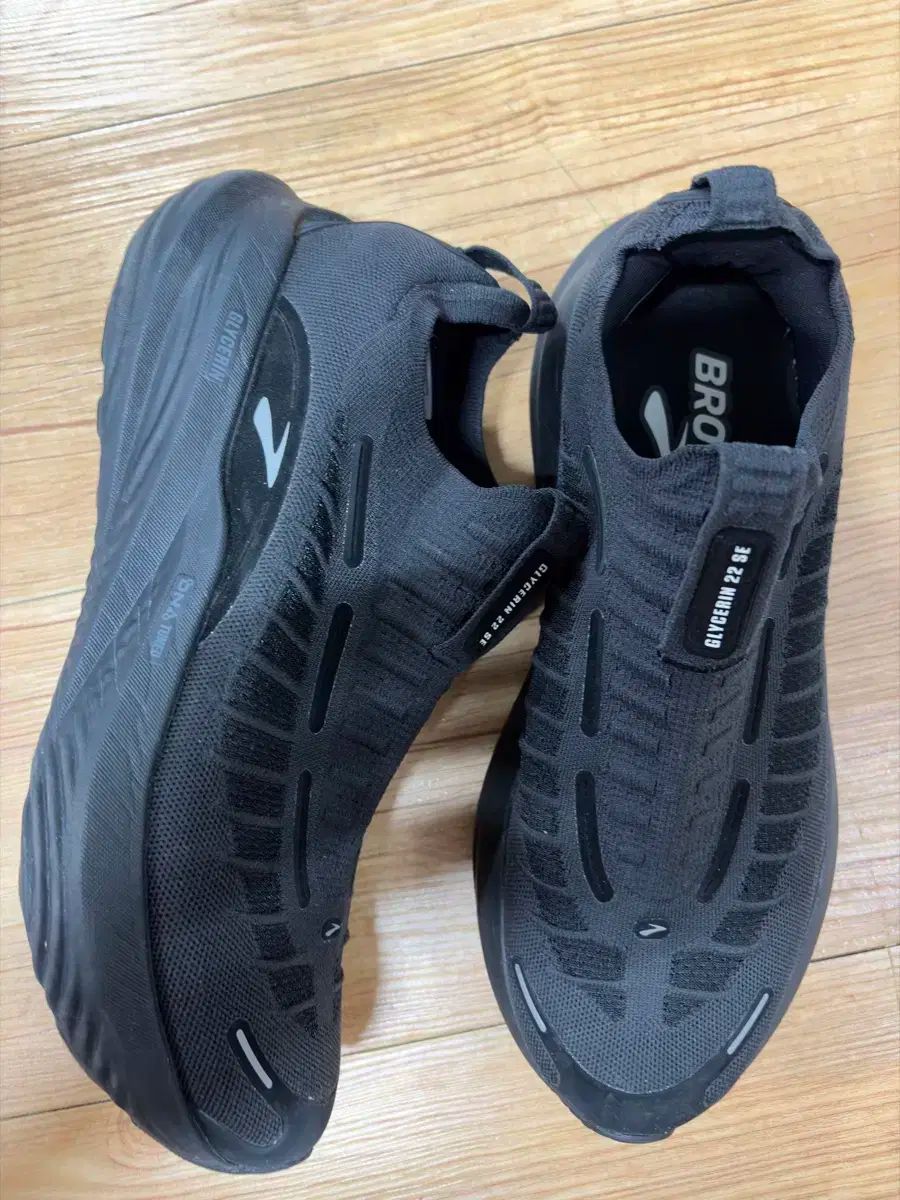 ブルックス メンズ グリセリン 22 Special Edition ブラック MEDIU