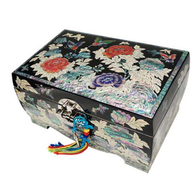 中国製／螺鈿模様の宝石箱。牡丹と百合があしらわれます【鍵付き　新品未使用品】。 中国製／螺鈿模様の宝石箱。牡丹と百合があしらわれます【鍵付き 新品