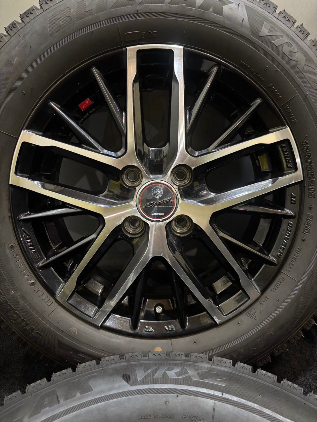 イボ付 185 65 R 15 VRX 2 SMACK 15インチ 5 J 50 100 4 H スタッドレス 4本 フリード フィット 南2 K 589