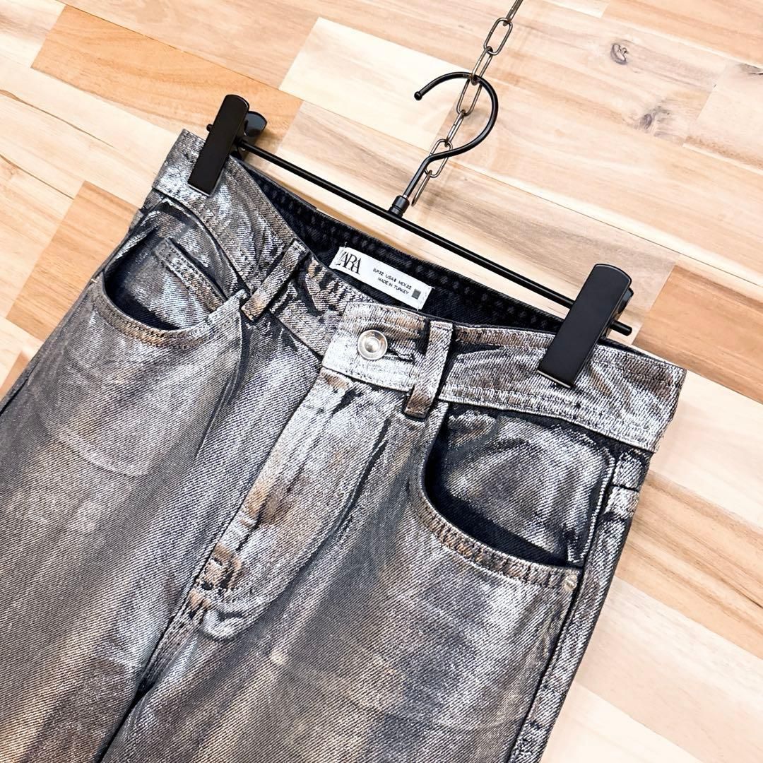 ザラ キラキラ ラメ デニム パンツ ジーパン銀シルバー×黒ブラック メタリック 光沢 コットン綿 クール 長ズボン