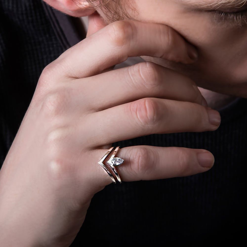 ティアドロップVリングCL アルテミスキングス シルバー ジュエリーブランド