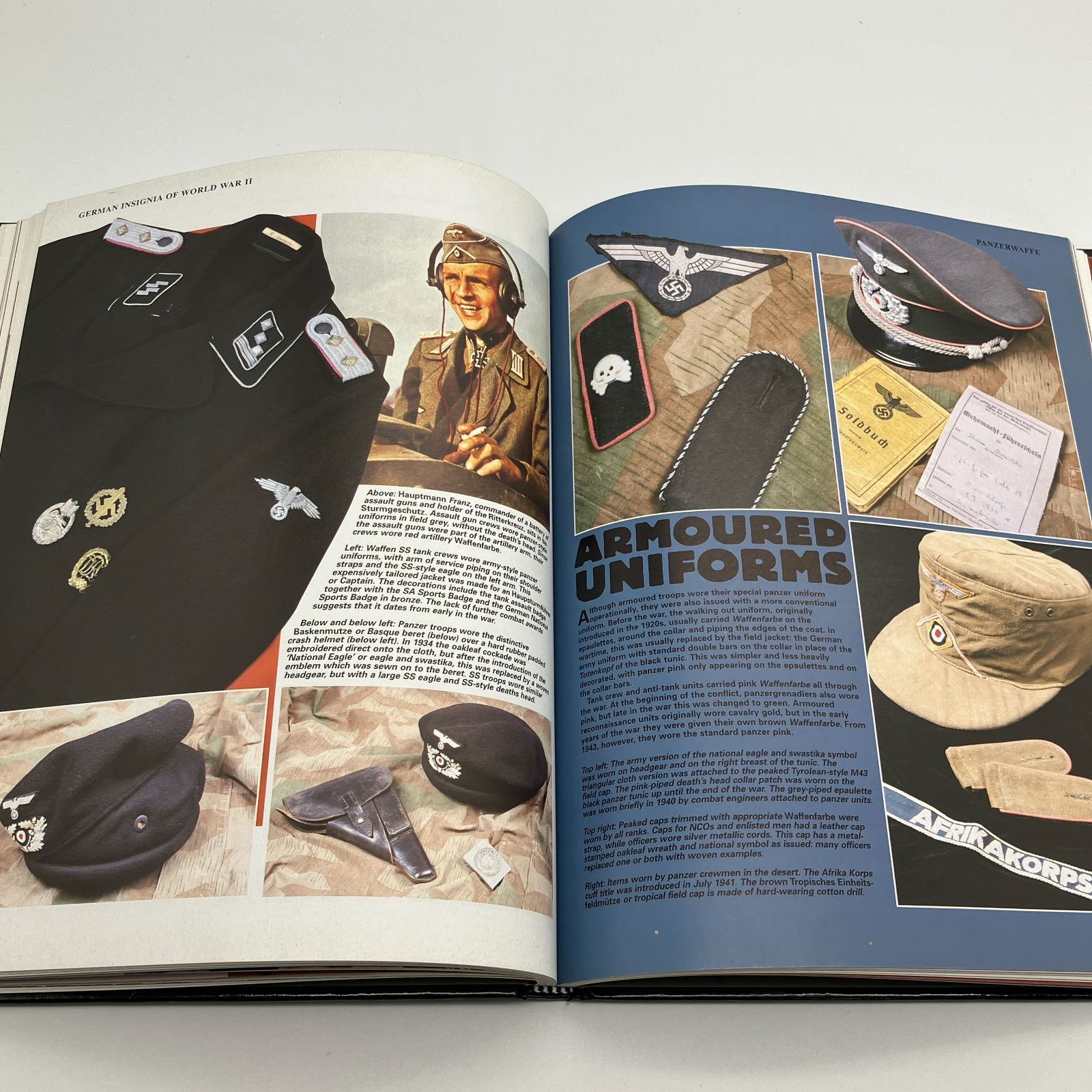 洋書 】ナチス・ドイツ軍 制服・軍服・徽章 写真集 ☆ German Insignia