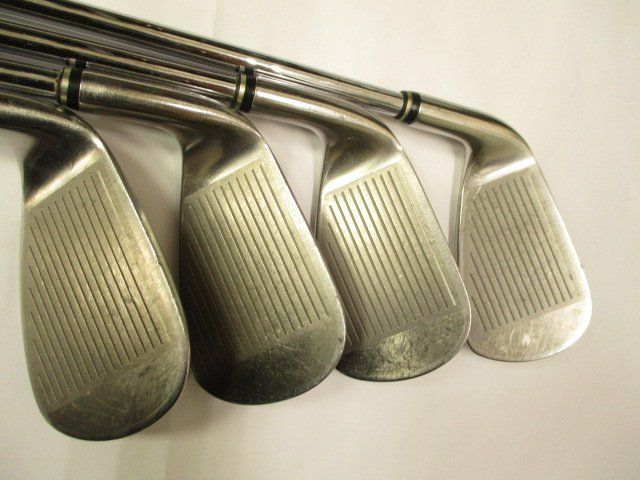 アイアン6 8 9 Pwの4本セット ダンロップ ゼクシオ2010モデル 4本セット R 24 8329