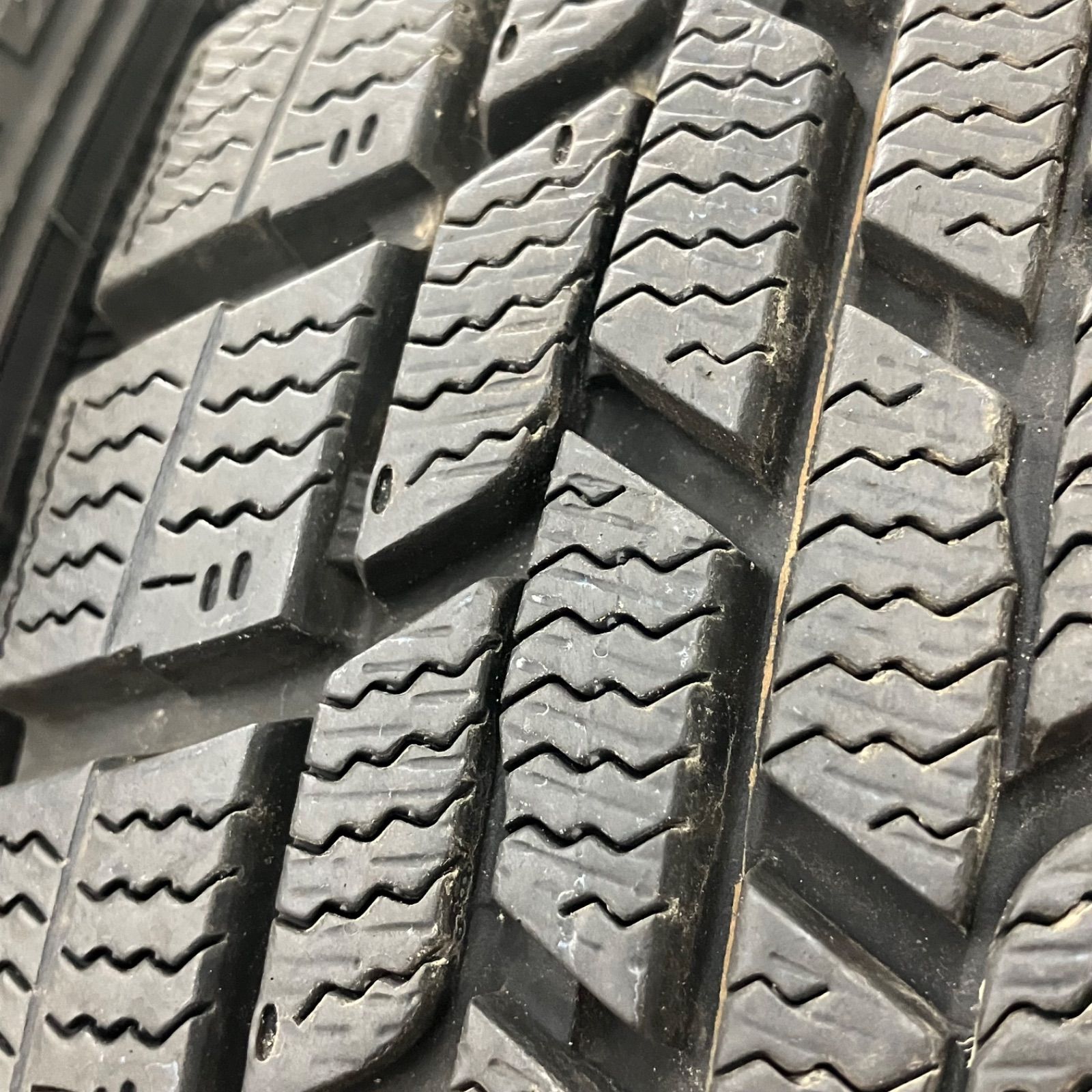 スタッドレスタイヤ 1165