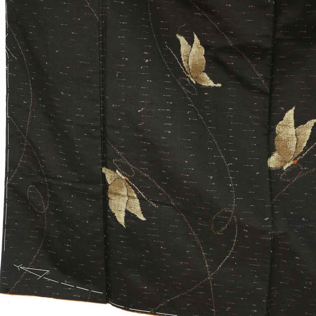 紬 身丈155 cm 裄63 前幅22 5 後幅28 袖丈49 袖幅33 レディース 袷 蝶柄 裄Mサイズ 秋冬春用 正絹 シルク ブラック リメイク リユース リサイクル 呉服のきくや