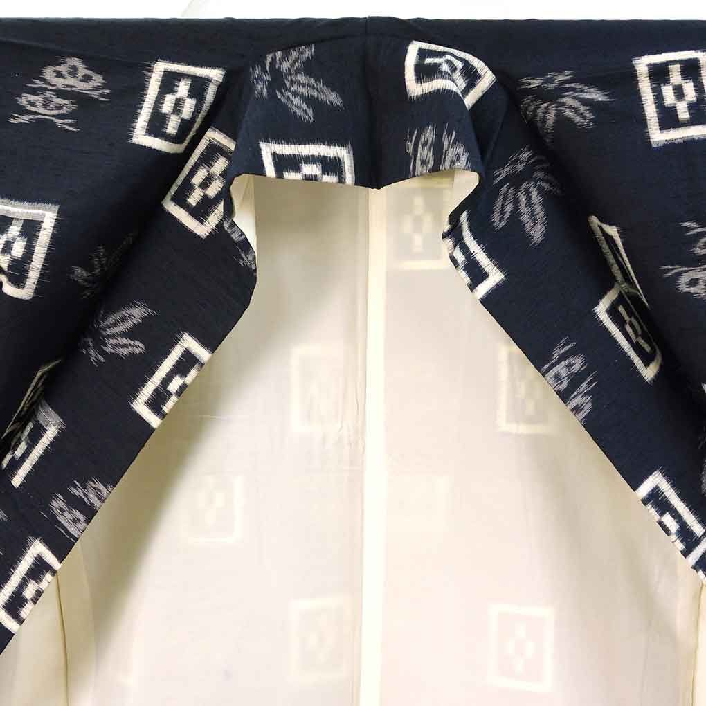  紬 身丈160 cm 裄65 前幅22 後幅30 袖丈49 袖幅32.5 レディース 袷 絣模様 裄Mサイズ 秋冬春用 正絹 シルク ネイビー リメイク リユース リサイクル 呉服のきくや 紬 着物