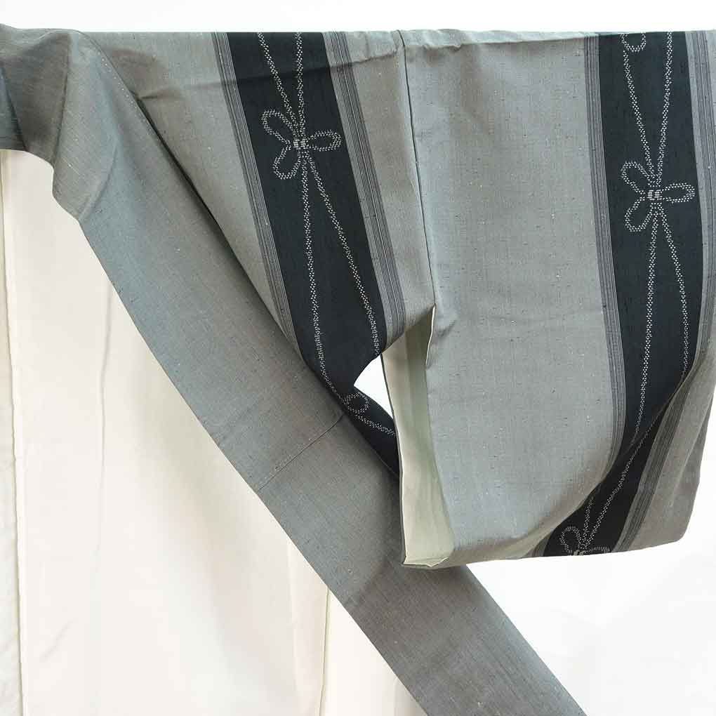  紬 身丈163 cm 裄66 前幅24.5 後幅29.5 袖丈49 袖幅34 レディース 袷 組紐 裄長 裄M-Lサイズ 秋冬春用 正絹 シルク グレー リメイク リユース リサイクル 呉服のきくや 紬 着物