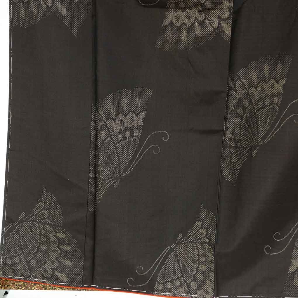 紬 身丈162 cm 裄65 前幅24 後幅29 袖丈48 袖幅33 レディース 袷 蝶柄 裄Mサイズ 秋冬春用 正絹 シルク ブラック 大島紬 リメイク リユース リサイクル 呉服のきくや