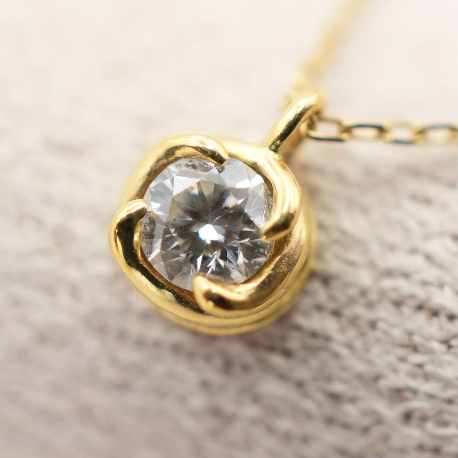 アーカー フィルージュ ダイヤ 0.1 ct K 18 ネックレス 24-4014