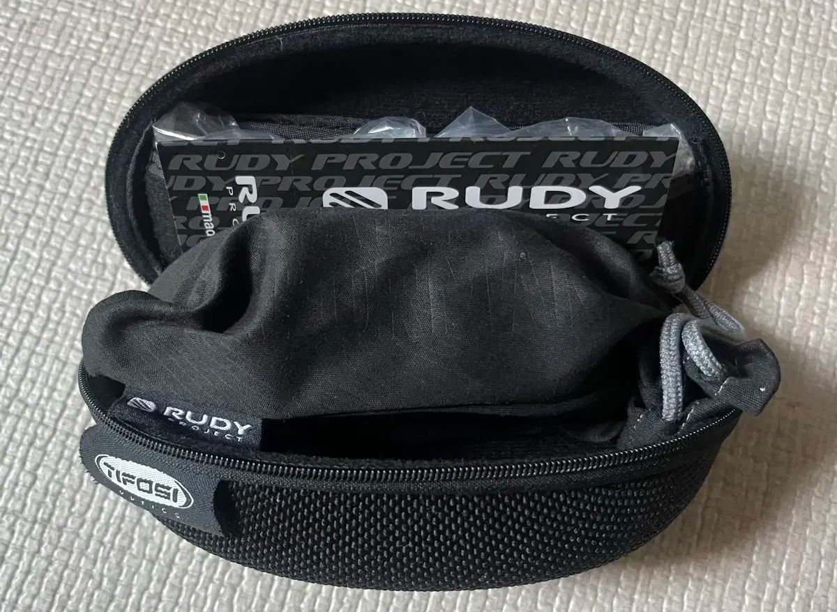 ヴァレンティノ ルディー プロジェクト スポーツ サングラス