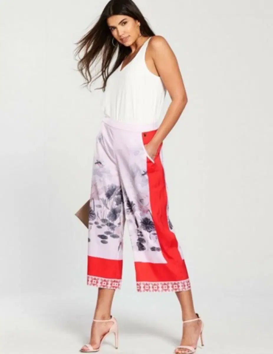 テッド ベイカー