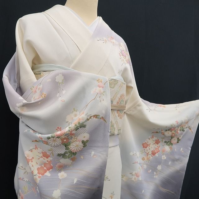 ❁tomihisa❁新品 金駒刺繍 着物 正絹 仕付け糸付 トールサイズ”淡色に